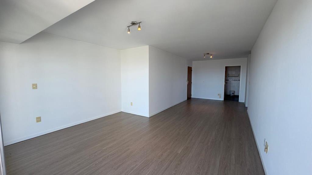 Proximo Rambla Puerto del Buceo, vista al mar, 90 m2 , terr