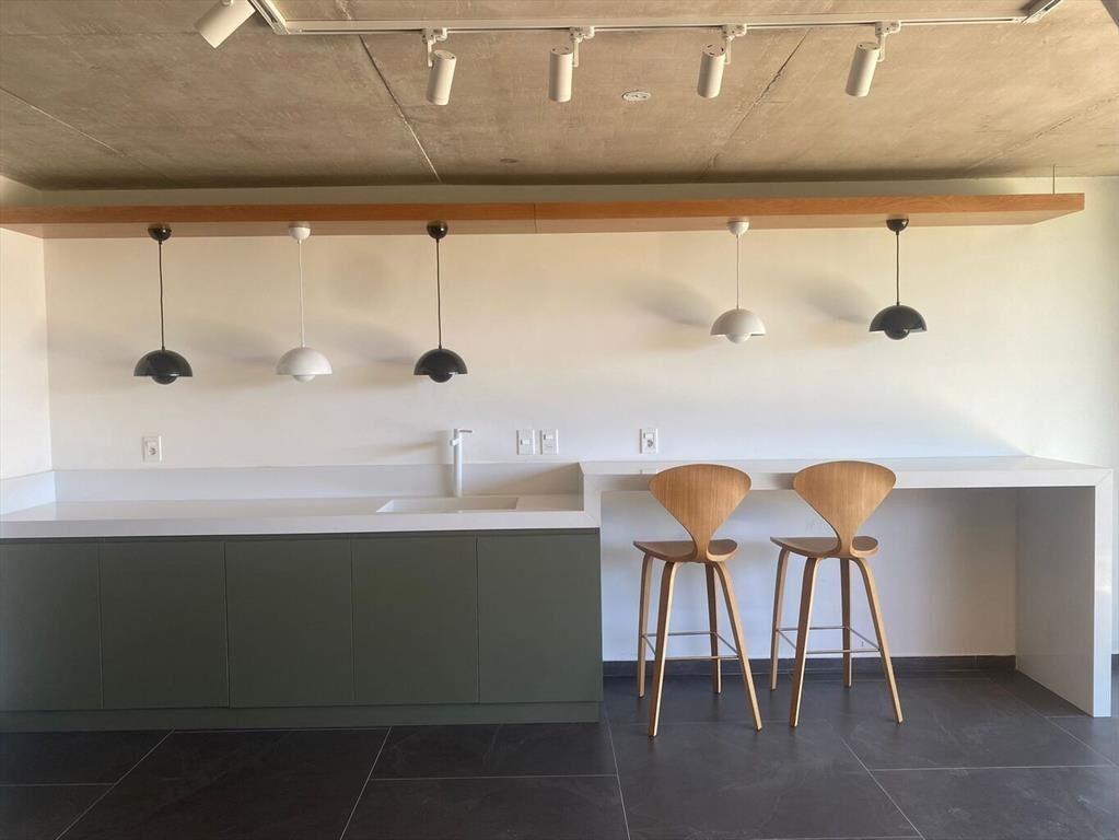 LOFT PISO ALTO SOBRE AV. DE LAS AMÉRICAS