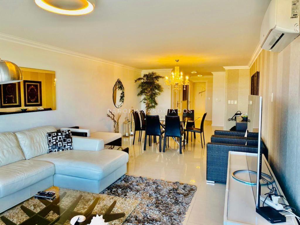 Apartamento en venta de 3 dormitorios en Torre