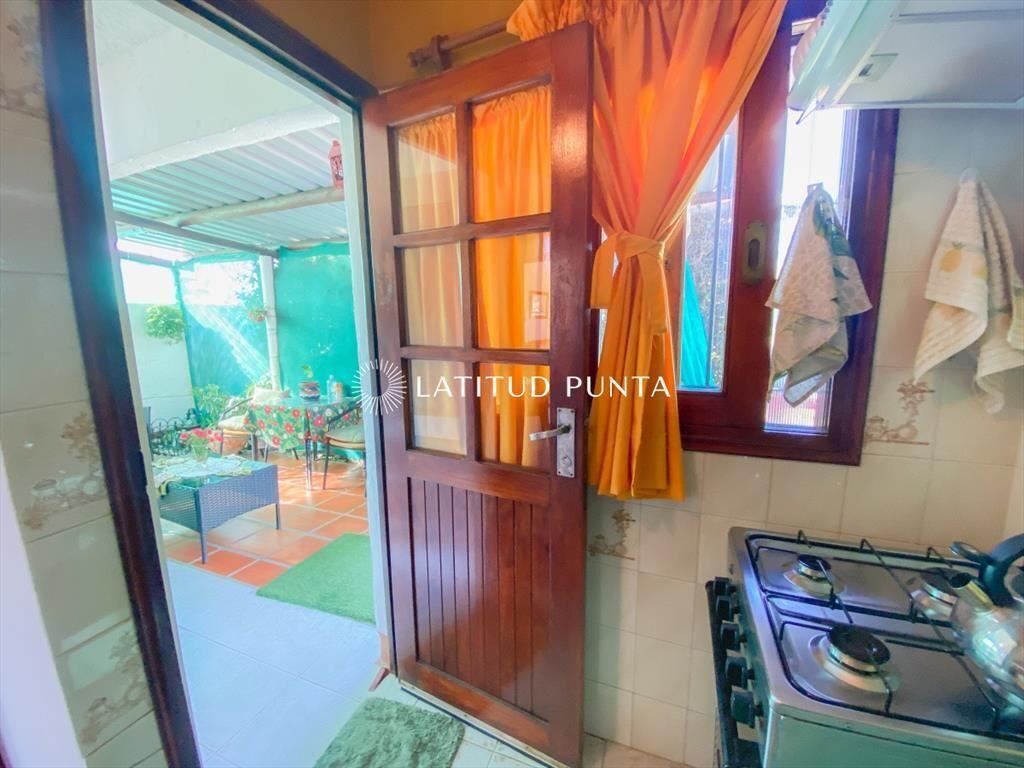 Casa en El Tesoro, 3 dormitorios mÃ¡s dependencia