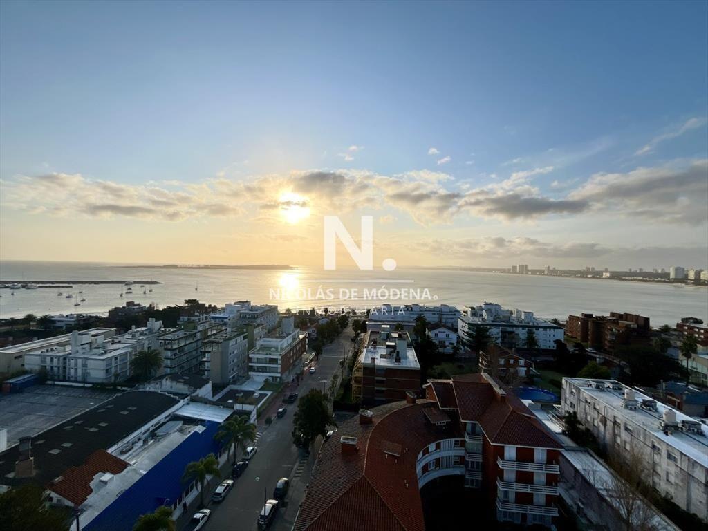 Venta penthouse tres dormitorios. Península, del