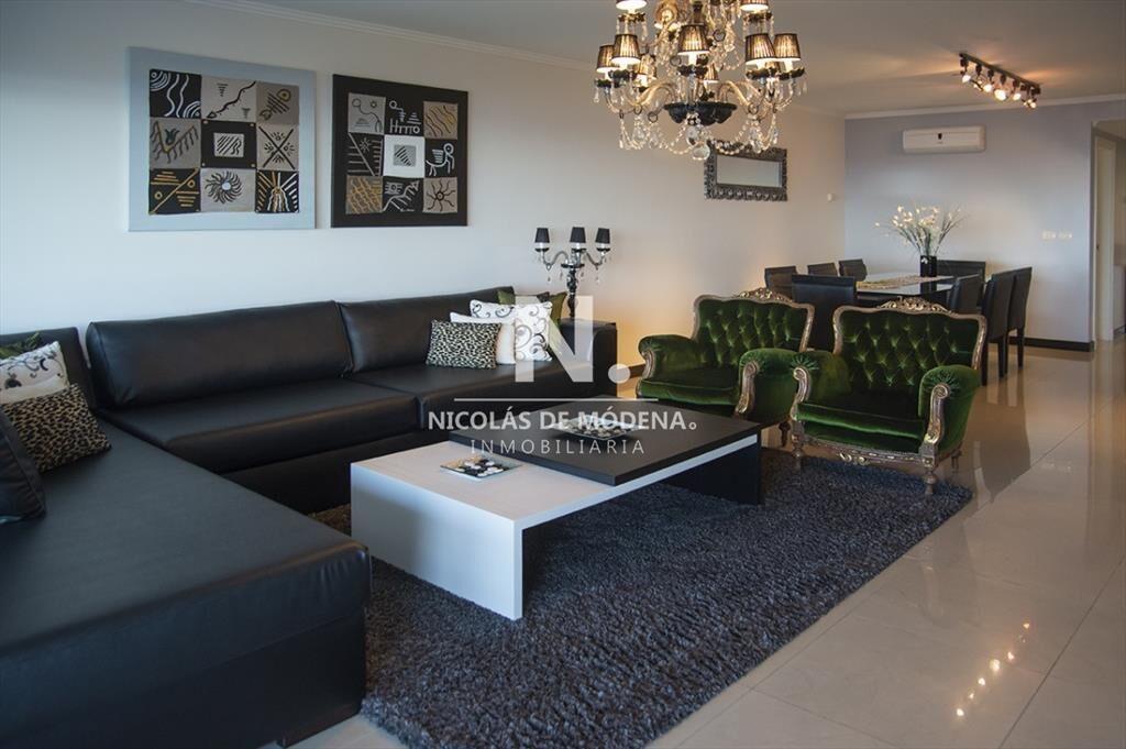 Departamento en venta frente al mar. Torre Lobos,