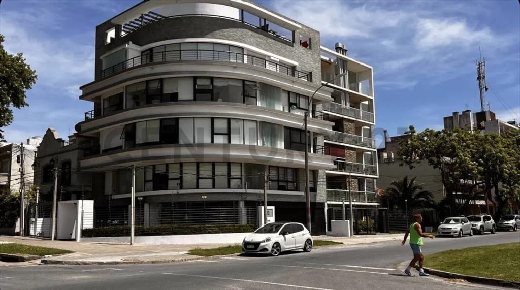 Apartamento al frente en alquiler, MALVIN 1 dormitorio, a...