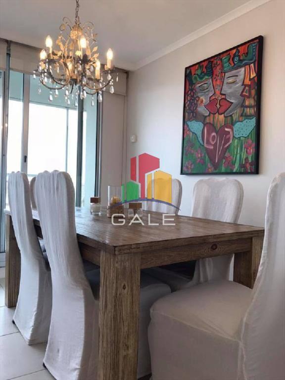 Vende apartamento de 2 dormitorios en Punta del Este con vi