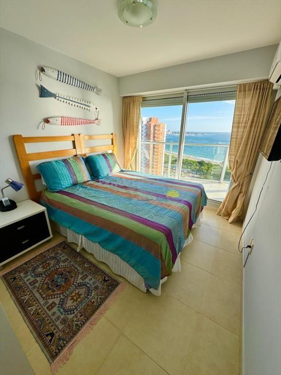 Apartamento en Venta de 3 domritorios en Punta ,