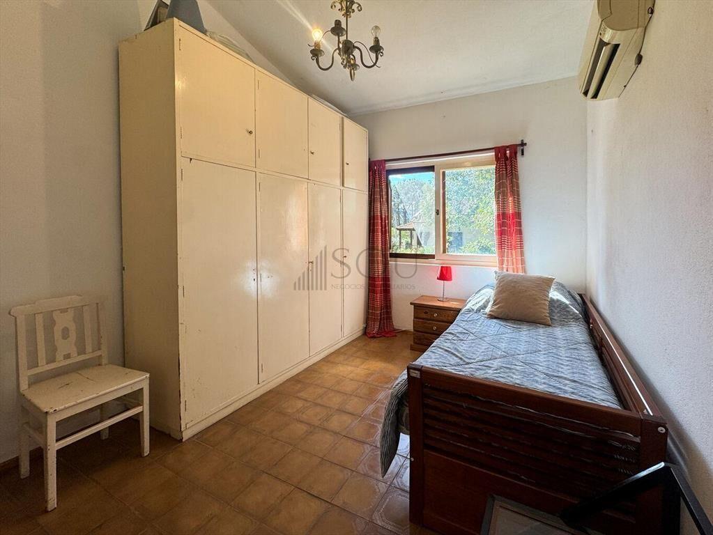 VENTA DE CASA CUATRO DORMITORIOS EN PUNTA COLORADA