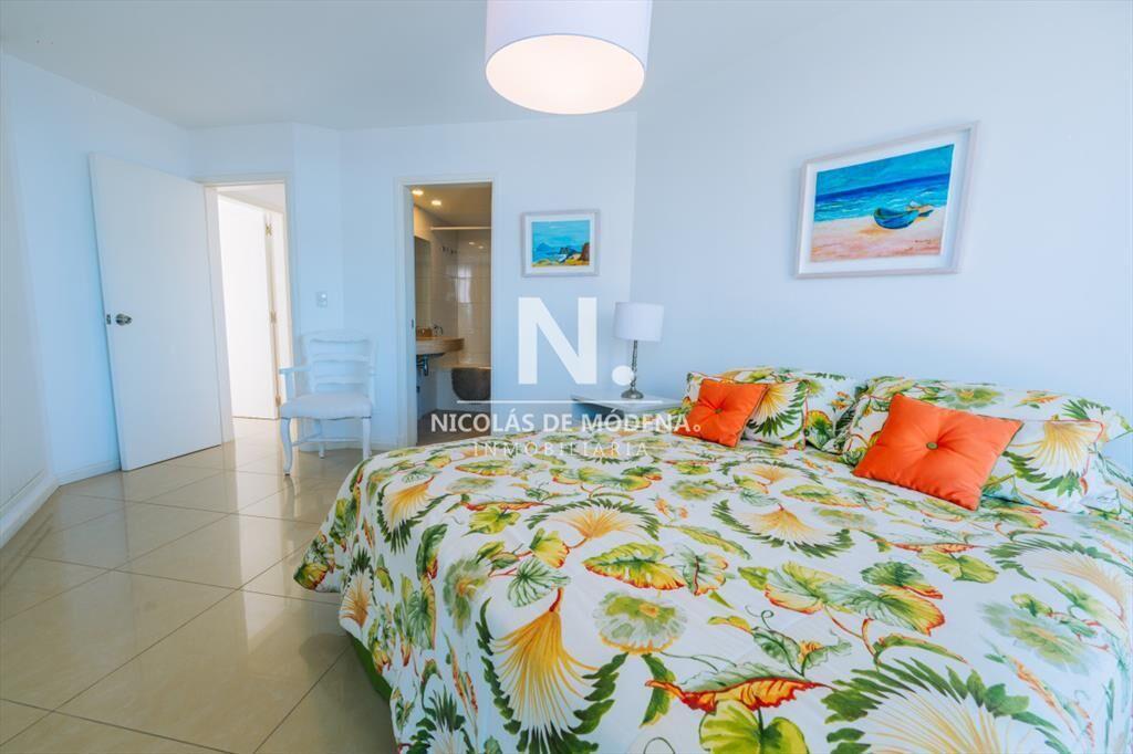 Apartamento de 3 dormitorios en venta. Torre Sol
