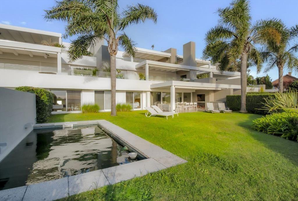 VENTA EN PUNTA BALLENA 3 DORMITORIOS CON PISCINA