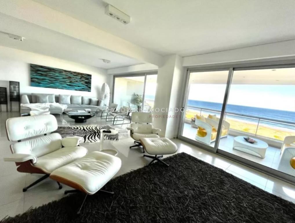 Exclusivo Penthouse en venta con piscina privada en Terraza