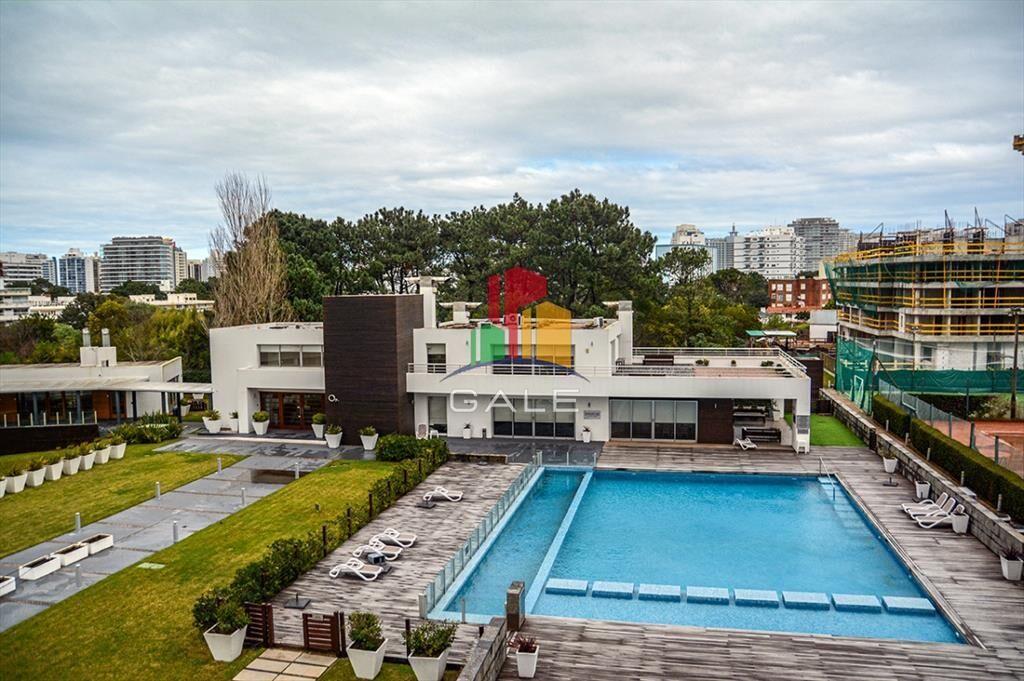 Departamento de 3 dormitorios en venta en Ocean Drive.
