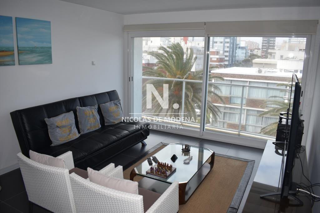Vende apartamento en Peninsula, Punta del Este de