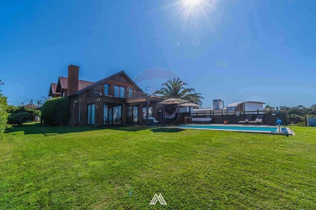 Alquila Casa 4 dorm frente al mar. Villa Argentina
