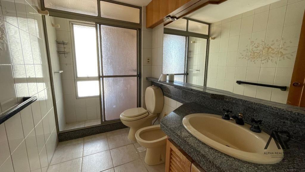Apartamento en venta c/ cochera en Puerto Buceo