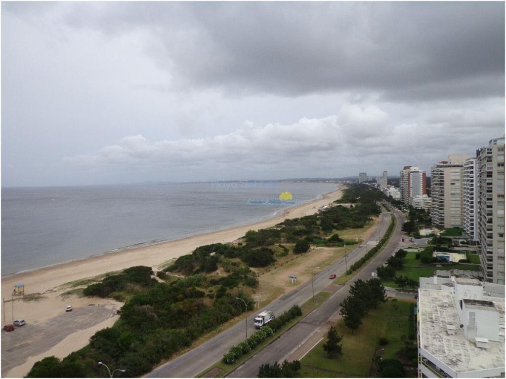Apartamento en Venta de 3 dormitorios en Punta ,