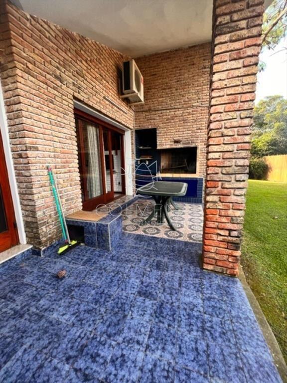Casa en la mansaa 150 metros