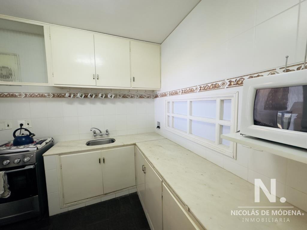 Venta de apartamento primera linea, playa brava.