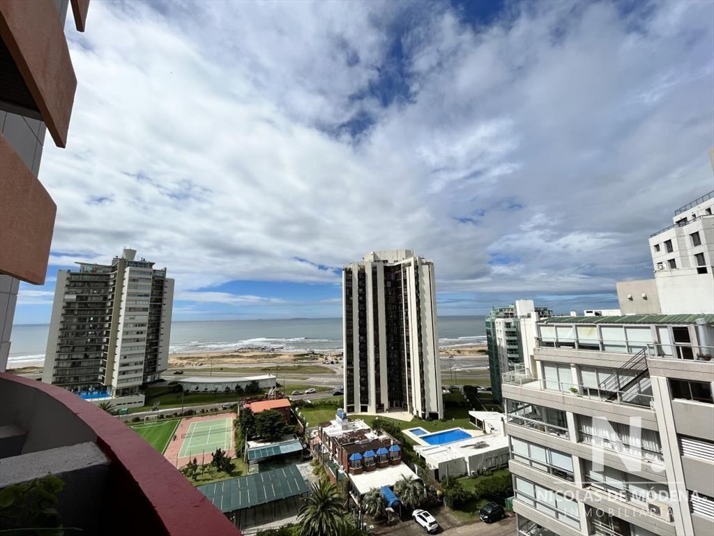 edificio en zona brava, muy cerca de la peninsula. 2 dormit