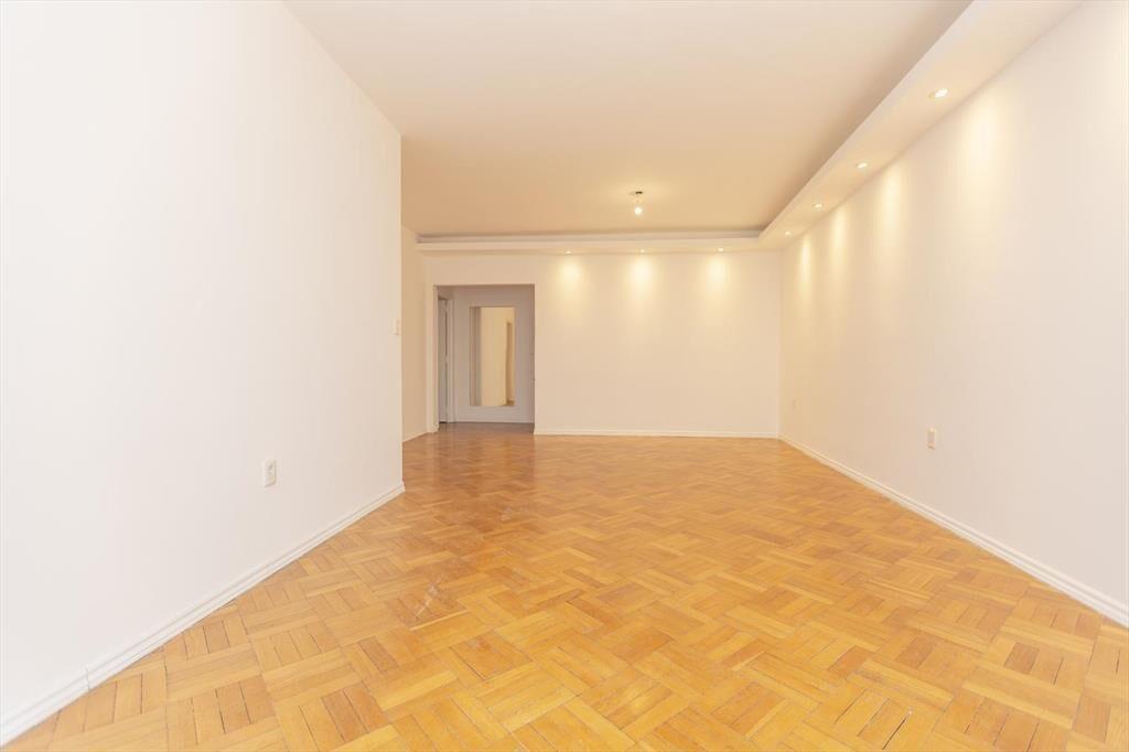 Apartamento en Rambla de Pocitos, frente a Trouville