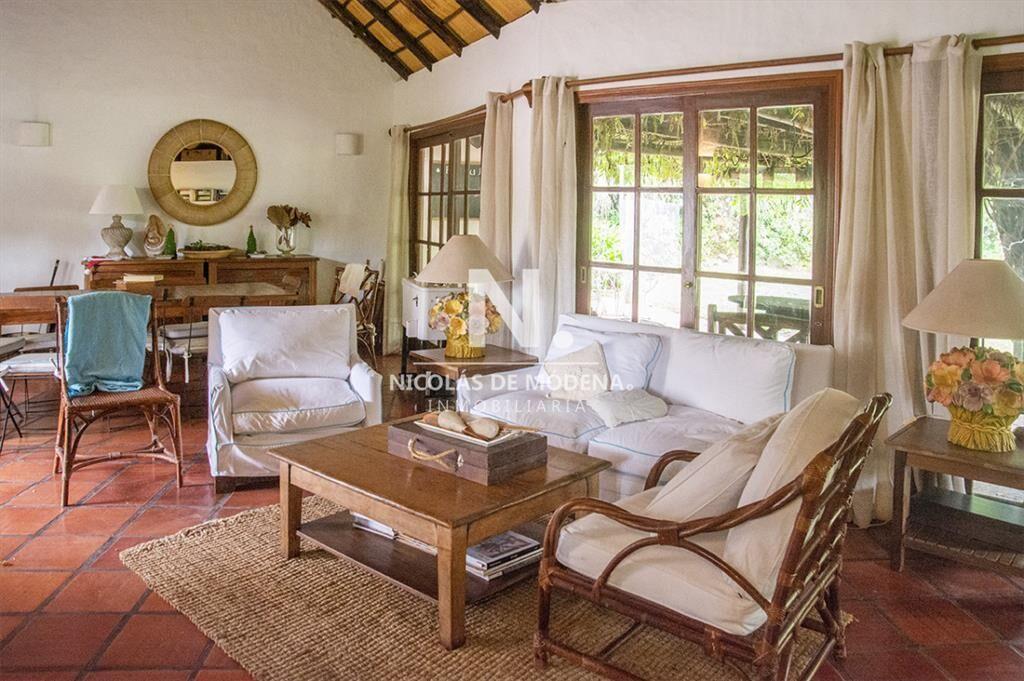 En venta casa en Cantegril