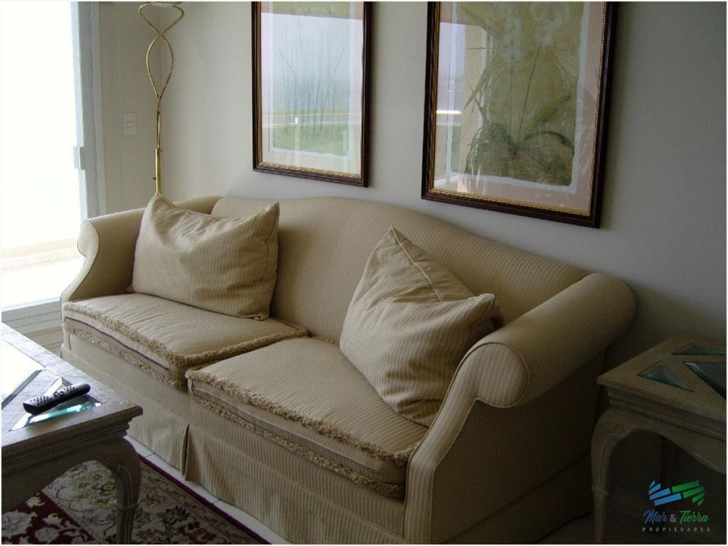 En alquiler y venta.. primera línea playa