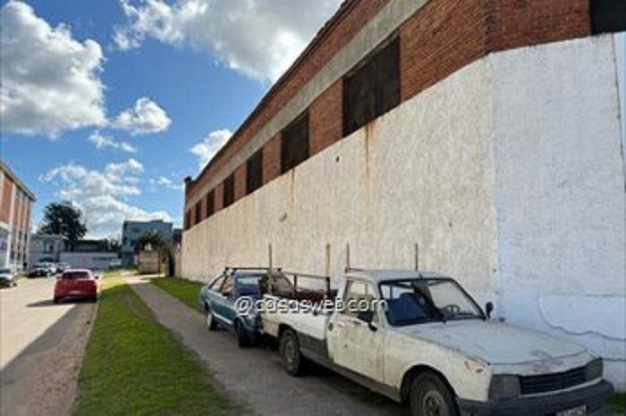 Venta 1200m2 en terreno de 4339m2 en Bella Vista