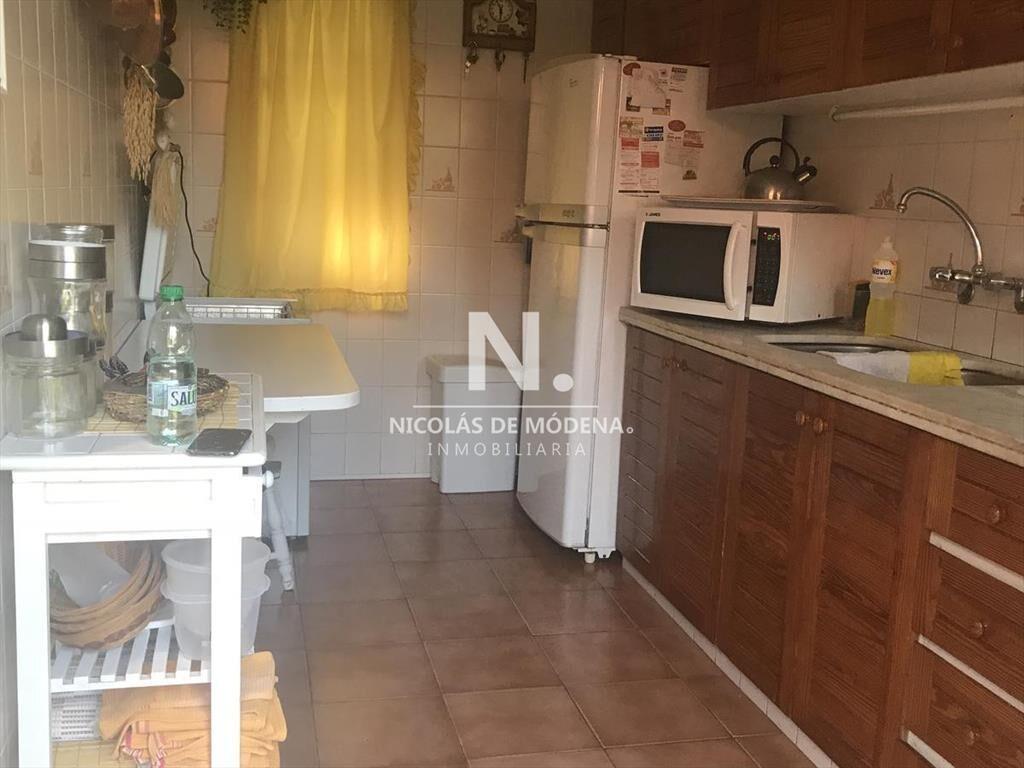 Vende comoda casa de 3 dormitorios, cerca del mar