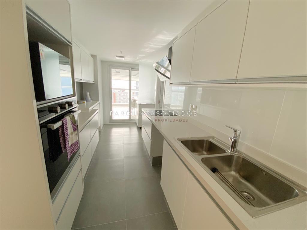 Apartamento de 3 dormitorios en venta en Miami