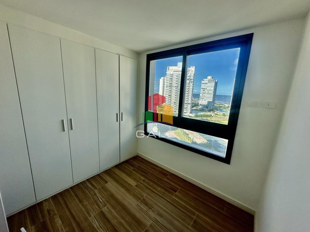 Excelente apartamento en playa brava