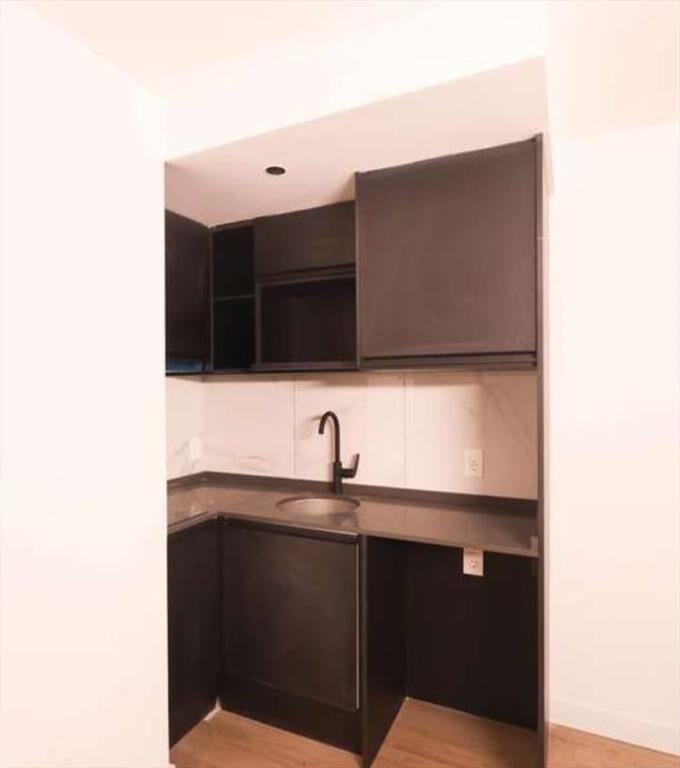Venta apartamento monoambiente con amplio balcón. Excelente