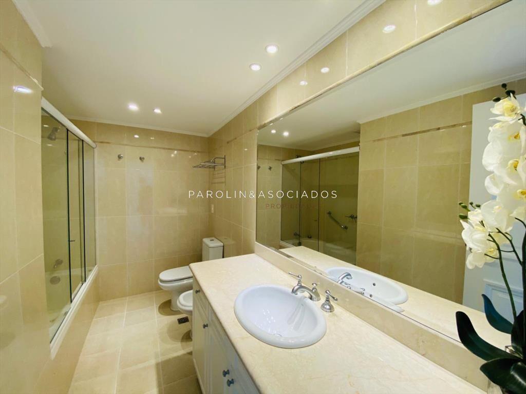 Apartamento en venta de 3 dormitorios en Tower,