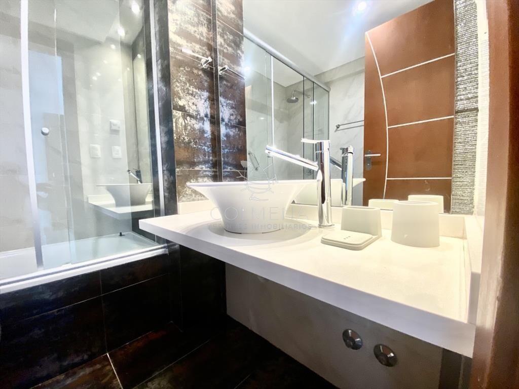 Apartamento en alquiler Playa Mansa 2 dormitorios MIAMI BOO