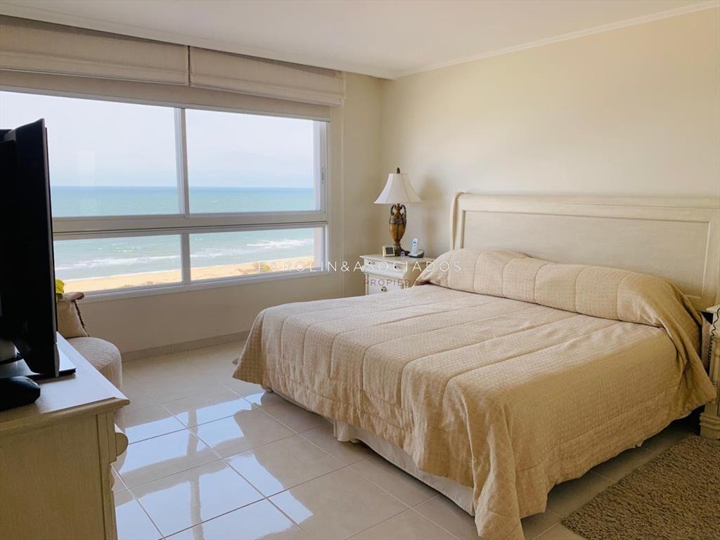Apartamento en venta de 3 dormitorios en Le Punta