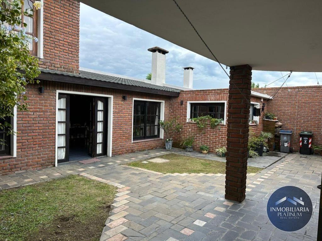 Venta Casa 3 Dormitorios + Galpon en Canelones con cochera