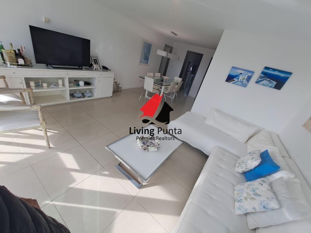 Apartamento en Playa Mansa a la venta 3 con vista