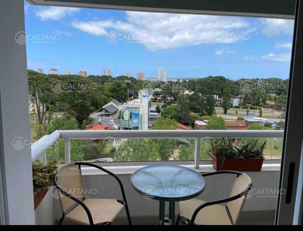 En venta apartamento de 2 dormitorios en Jardines de la Sie