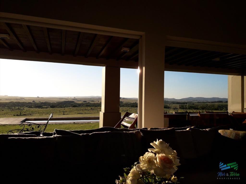 Muy lindo campo en Jose Ignacio con importante y