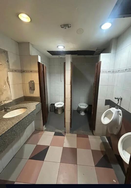 VENTA AMPLIO LOCAL COMERCIAL PASO MOLINO
