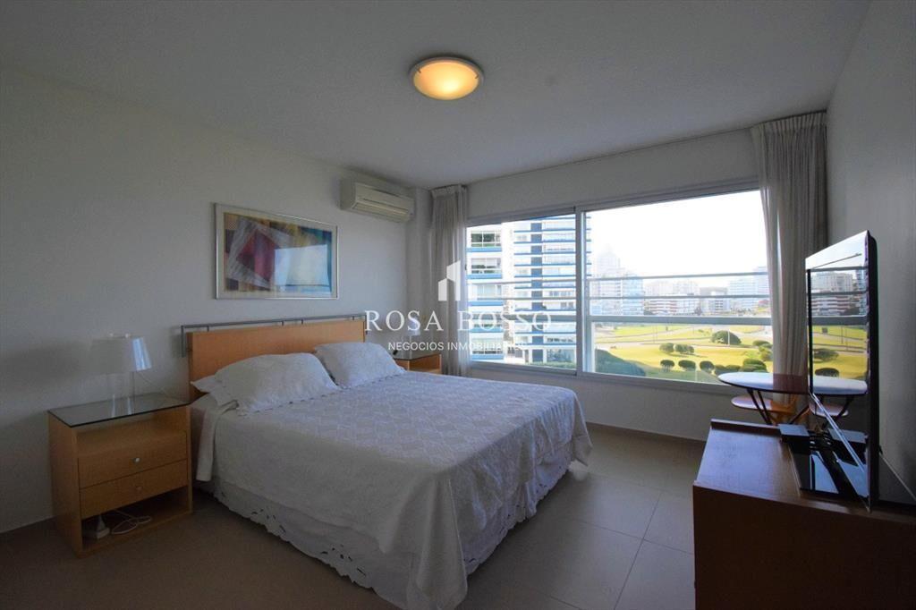 Hermoso apto para la venta frente al mar.