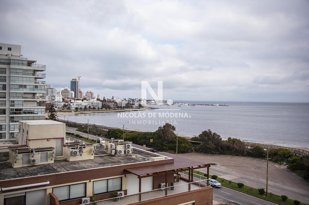 Vende apartamento de 3 dormitorios en Mansa, Punta del Este