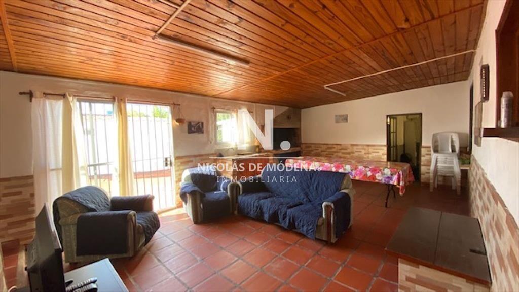 Casa de 3 dor mas apto al fondo con 2 dor en el a
