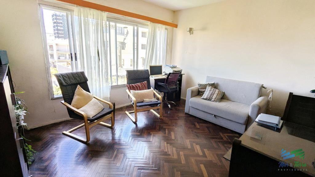 Venta apartamento un dormitorio con cochera en la