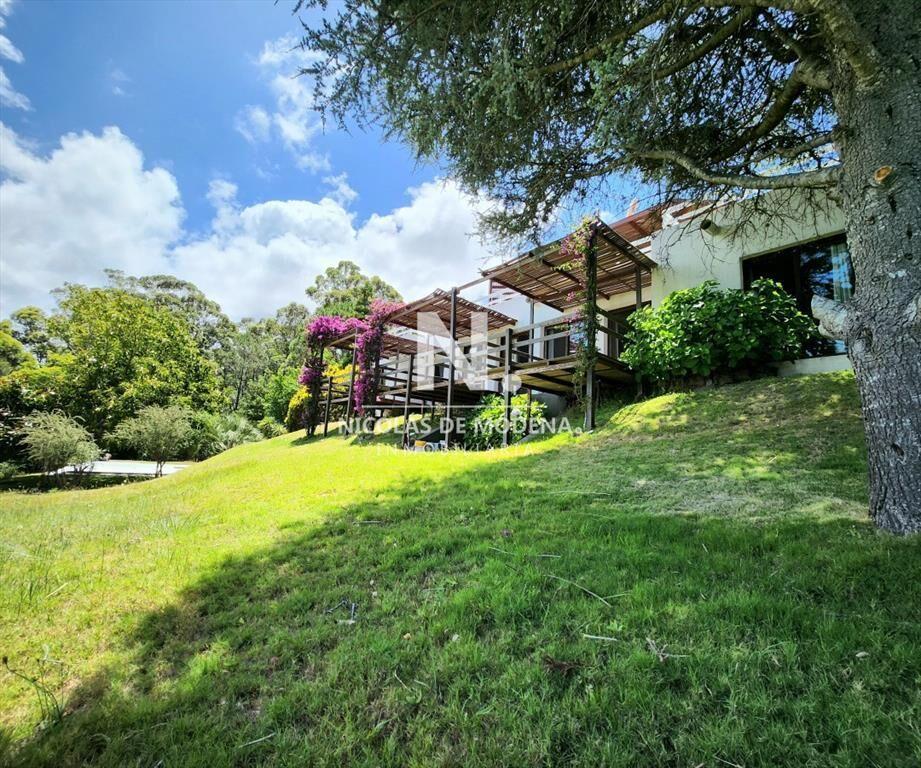 Venta casa tipo posada de 9 apartamentos. Punta