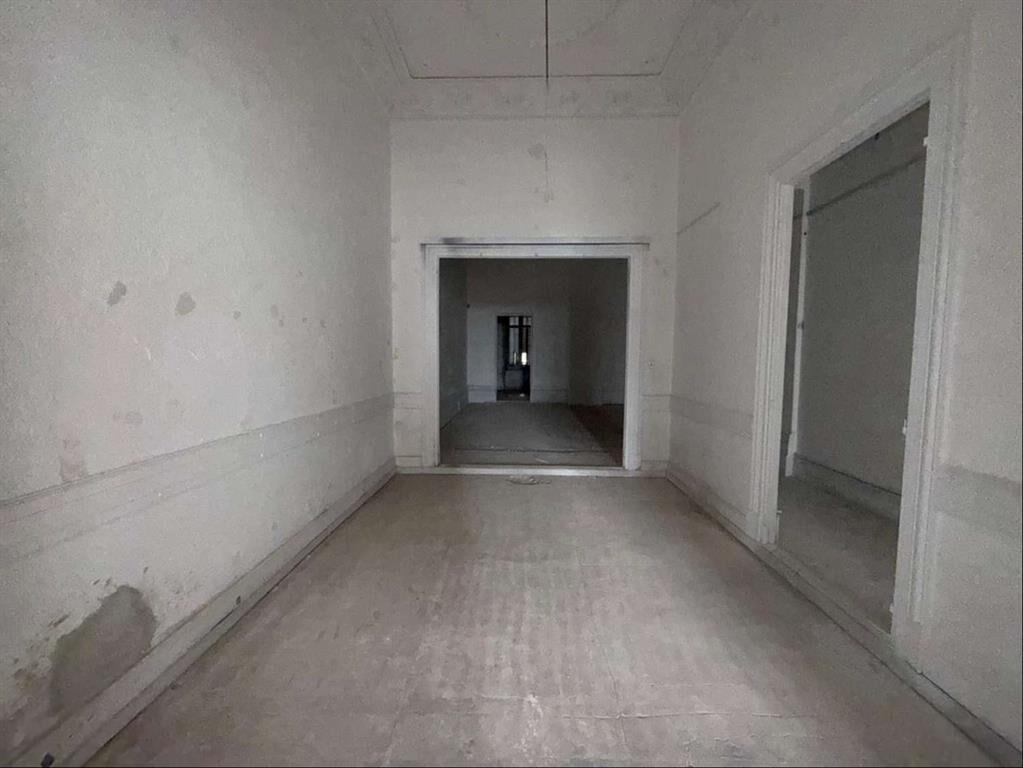 ALQUILER Local de 440m2 sobre 18 de julio en Cordón ideal p