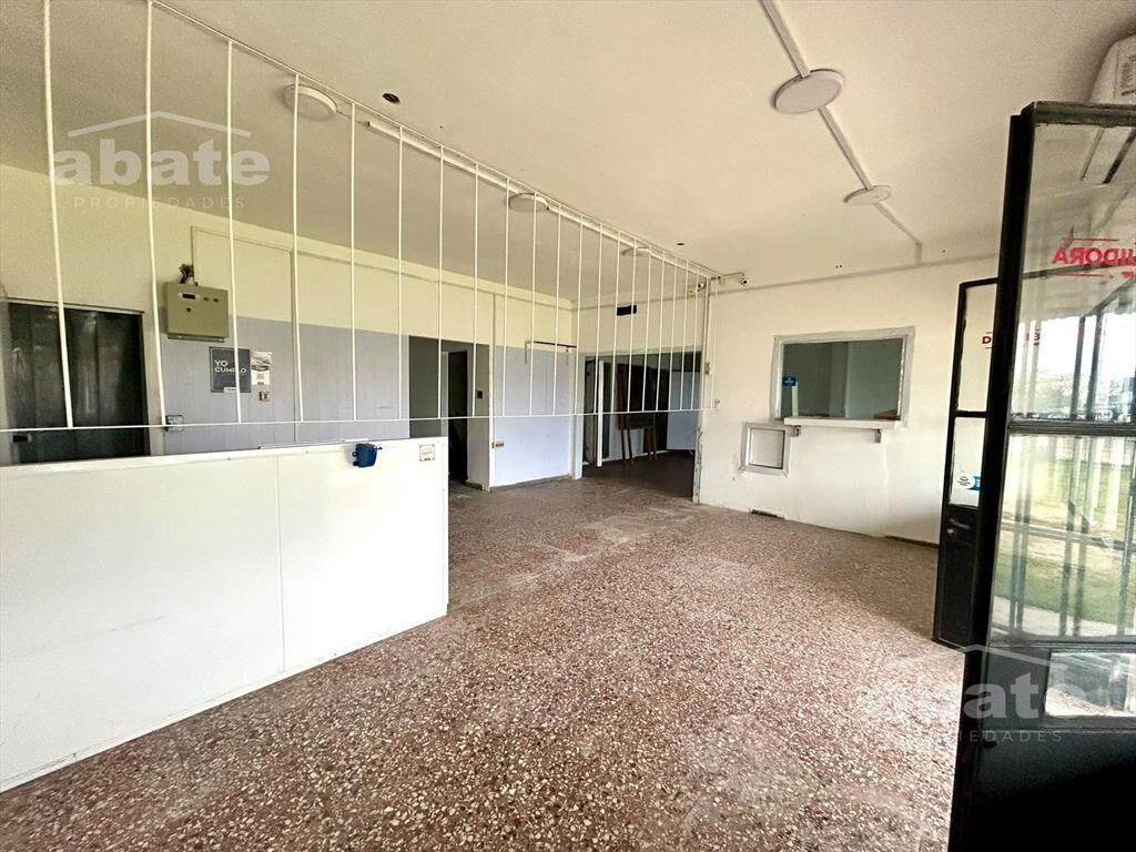 Alquiler de Excelente local comercial sobre Cno Carrasco y