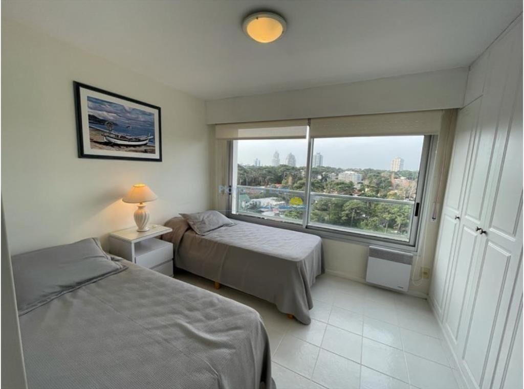 Apartamento en Venta de 3 dormitorios en Punta ,