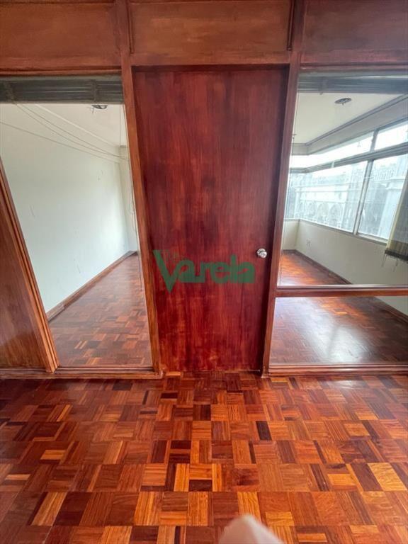 VENTA Oficina, Cuidad Vieja,75 m2 ,baño, cocina,