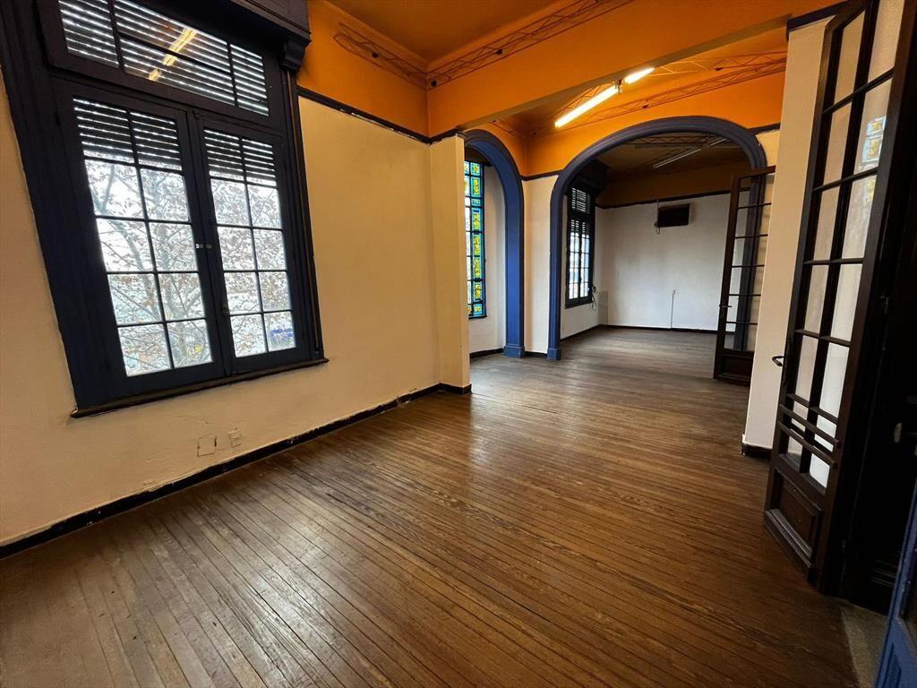 Excelente casa, ideal empresa o edificio sobre Agraciada!!
