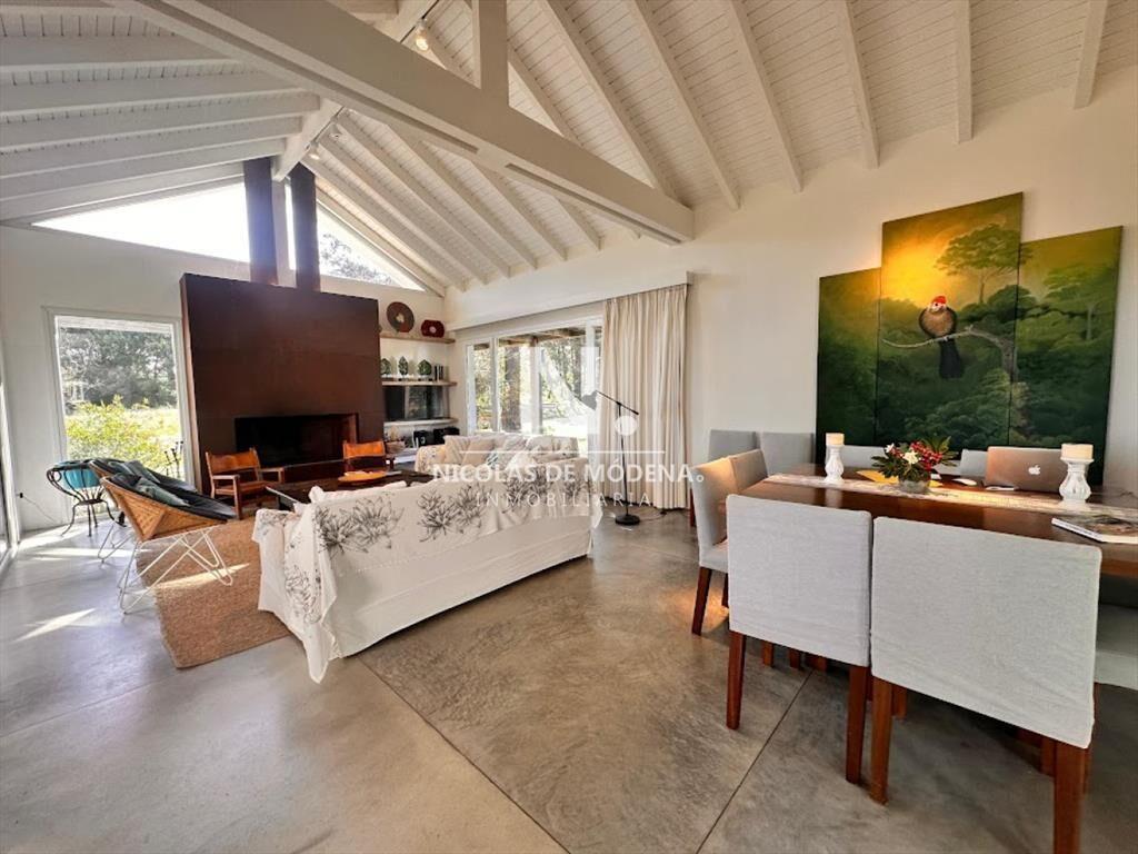 En venta casa de 4 Suites en Pinar del Faro,