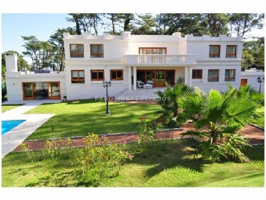 Casa en venta de 5 dormitorios en Playa Mansa,