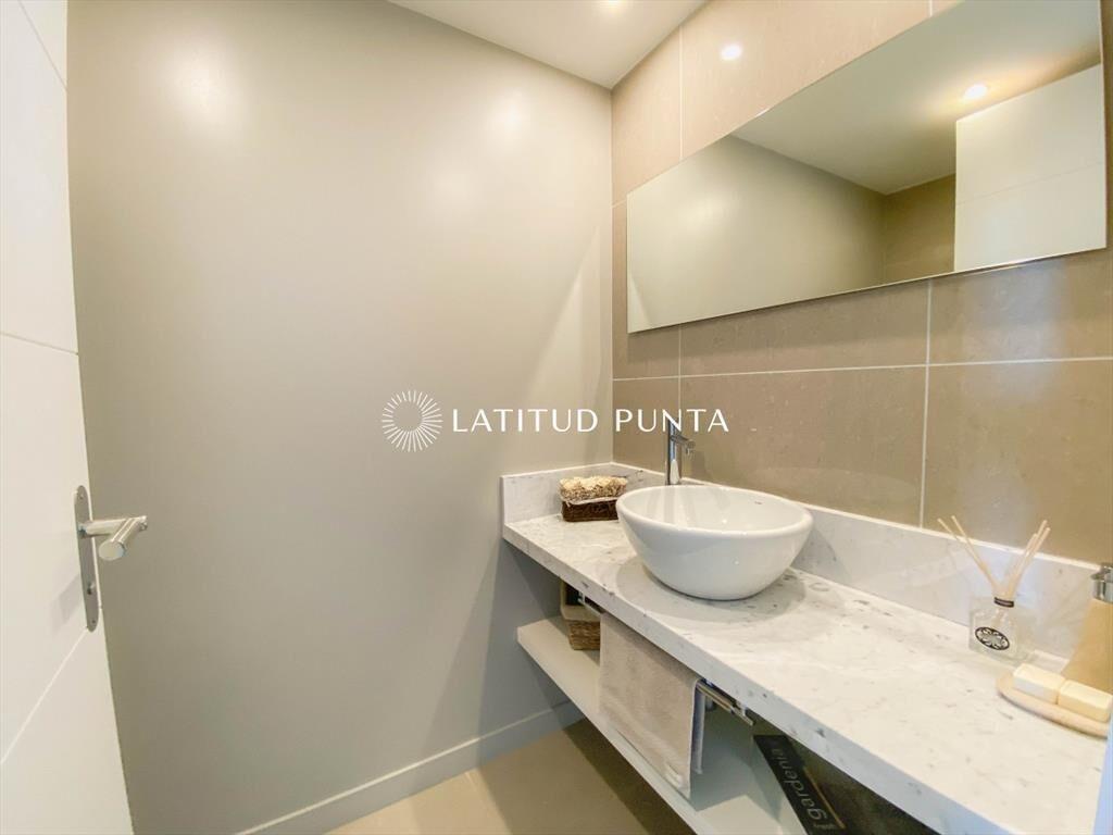Apartamento de 3 dormitorios, en alquiler de 2024